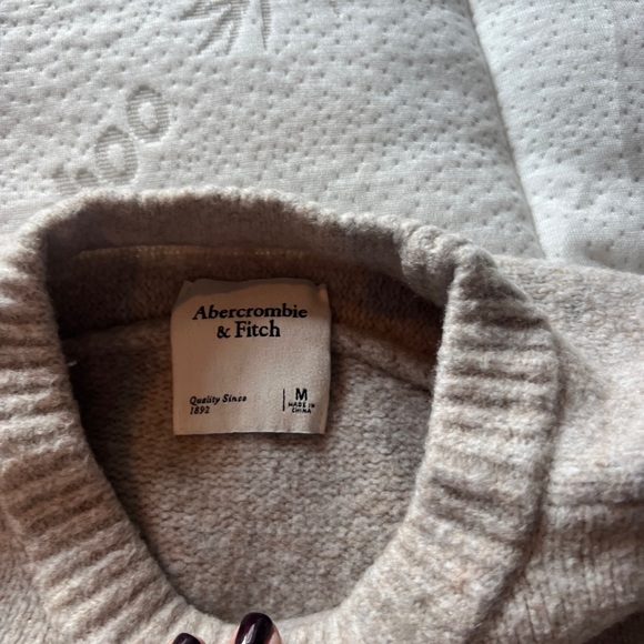 Abercrombie do not disturb Madeline sweater - Picture 4 of 5